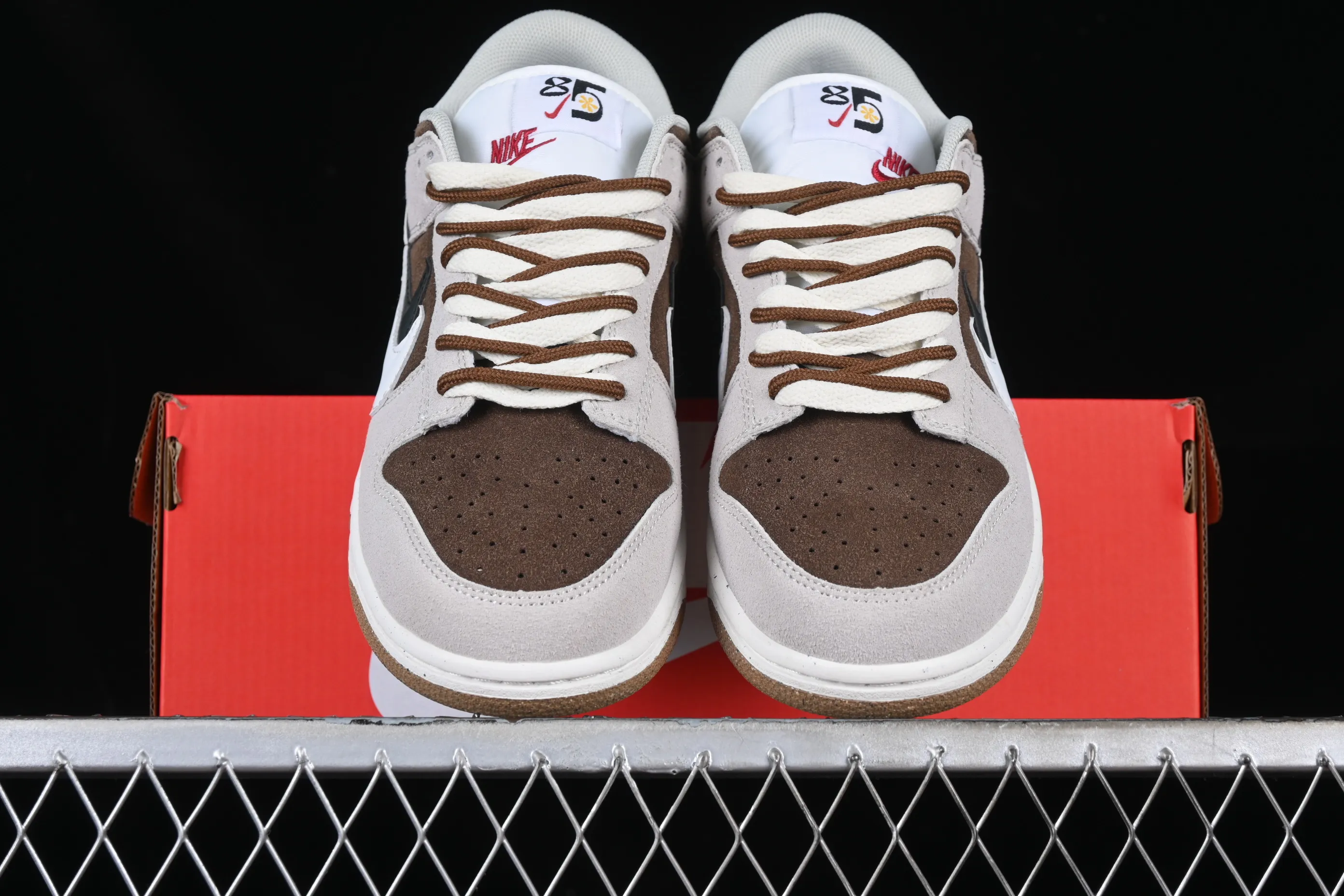 All Categories Nk SB Dunk Series Nk SB Dunk Low Low-top sneakers Cost-effective version Nk SB Dunk Low "85" double hook SB low-top sports and leisure sneakers DO9457-108